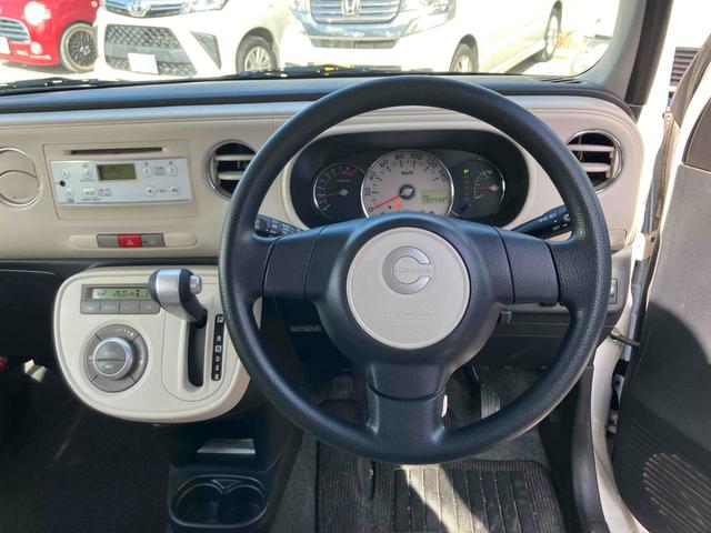 ミラココア ココアＸ　４ＷＤ　スマートキー　アイドリングストップ　電動格納ミラー　ベンチシート　ＣＶＴ　盗難防止システム　ＡＢＳ　ＣＤ　ミュージックプレイヤー接続可　衝突安全ボディ　エアコン　パワーステアリング（2枚目）