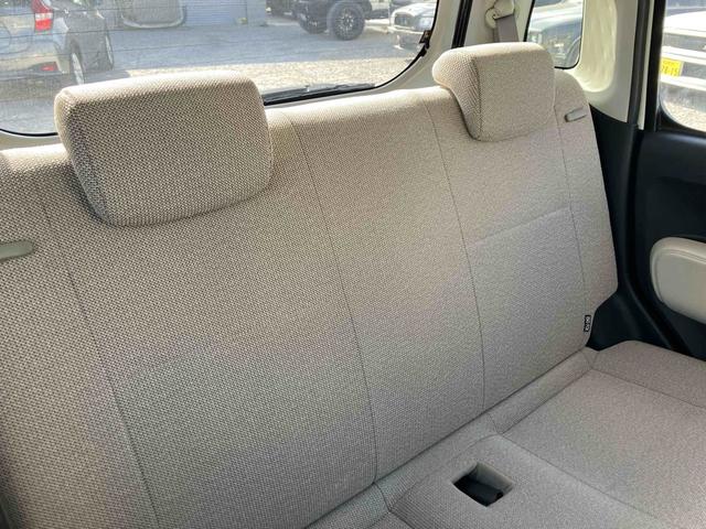 ミラココア ココアＸ　４ＷＤ　スマートキー　アイドリングストップ　電動格納ミラー　ベンチシート　ＣＶＴ　盗難防止システム　ＡＢＳ　ＣＤ　ミュージックプレイヤー接続可　衝突安全ボディ　エアコン　パワーステアリング（11枚目）