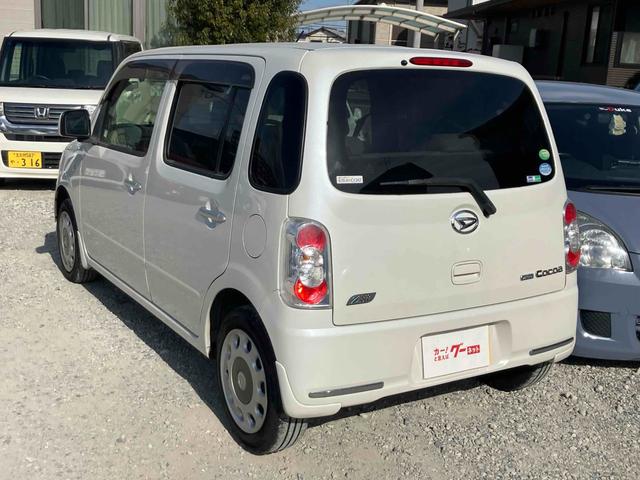ミラココア ココアＸ　４ＷＤ　スマートキー　アイドリングストップ　電動格納ミラー　ベンチシート　ＣＶＴ　盗難防止システム　ＡＢＳ　ＣＤ　ミュージックプレイヤー接続可　衝突安全ボディ　エアコン　パワーステアリング（15枚目）