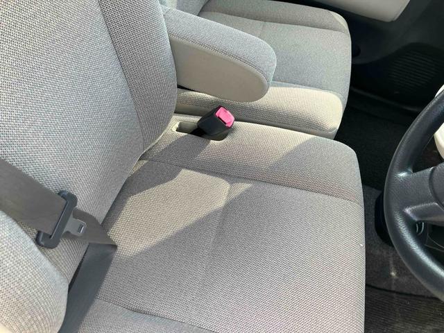 ミラココア ココアＸ　４ＷＤ　スマートキー　アイドリングストップ　電動格納ミラー　ベンチシート　ＣＶＴ　盗難防止システム　ＡＢＳ　ＣＤ　ミュージックプレイヤー接続可　衝突安全ボディ　エアコン　パワーステアリング（23枚目）