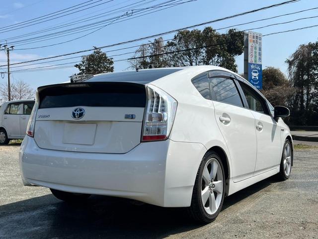 プリウス Ｓ　車検：令和８年５月／前期型／ＡＵＸ音楽再生／ＣＤ再生／ＦＭラジオ／ＡＭラジオ／ＥＴＣ／ＬＥＤライト／黒木目調パネル／ハイブリッドバッテリー交換（3枚目）