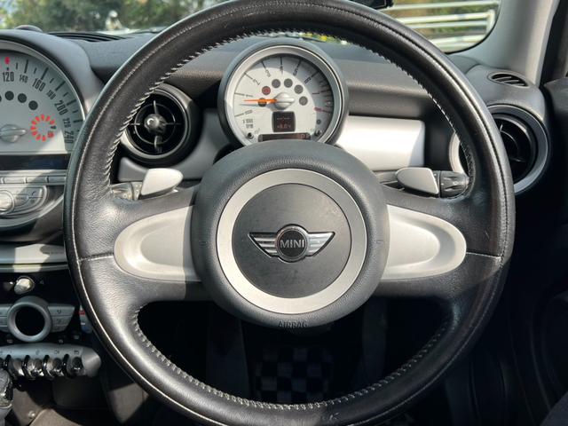 ＭＩＮＩ ワン　車検：令和８年１２月／ミラー型ドライブレコーダー（前後）／ＥＴＣ／プッシュスタート／ボディツートンカラー（黒ａｎｄ白）／ＣＤ再生／電動格納サイドミラー（17枚目）