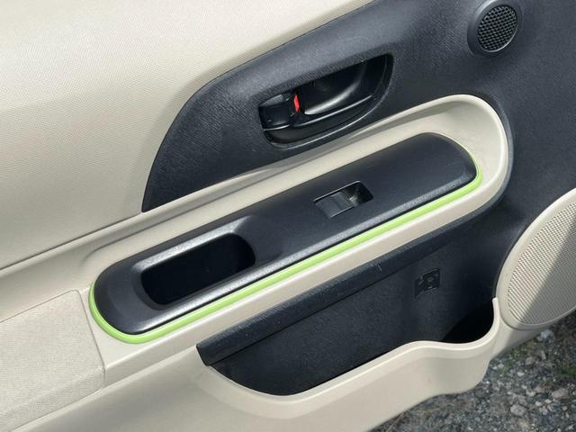 アクア Ｓ　車検：令和９年４月／ナビ／バックカメラ／Ｂｌｕｅｔｏｏｔｈ／ＴＶ視聴／ＥＴＣ／電動格納サイドミラー／エコカー／ハイブリッドカー（61枚目）
