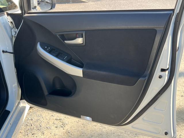 プリウス S 後期型/車検:令和9年12月/ナビ/バックカメラ/ETC/Bluetooth/ドライブレコーダー/オートエアコン/電動格納サイドミラー/ハイブリッドカー/エコカー(40枚目)
