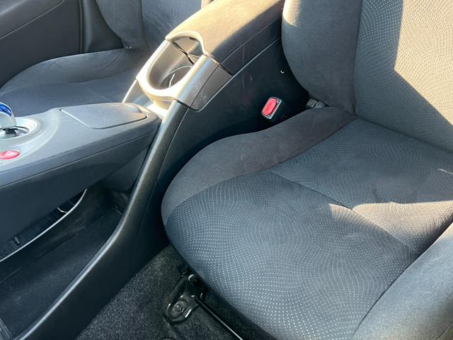 プリウス S 後期型/車検:令和9年12月/ナビ/バックカメラ/ETC/Bluetooth/ドライブレコーダー/オートエアコン/電動格納サイドミラー/ハイブリッドカー/エコカー(45枚目)