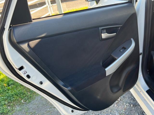 プリウス S 後期型/車検:令和9年12月/ナビ/バックカメラ/ETC/Bluetooth/ドライブレコーダー/オートエアコン/電動格納サイドミラー/ハイブリッドカー/エコカー(61枚目)