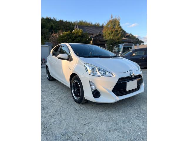 アクア S 中期型/禁煙車/衝突軽減ブレーキ/レーンアシスト/フルセグTV/Bカメラ/オートハイビーム/スマートキー/ETC/タイヤ4本新品/(4枚目)