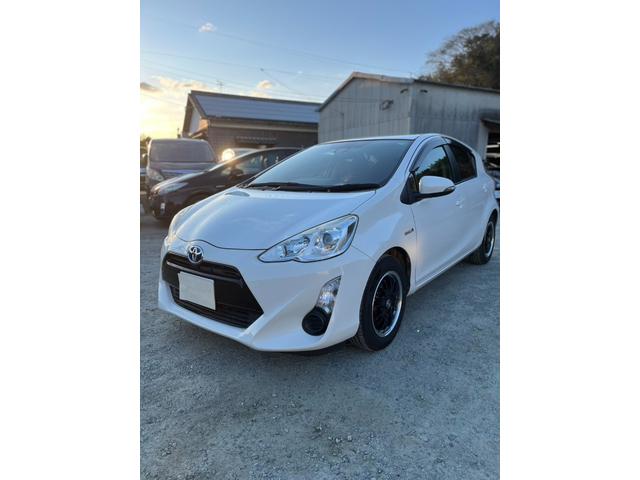 アクア S 中期型/禁煙車/衝突軽減ブレーキ/レーンアシスト/フルセグTV/Bカメラ/オートハイビーム/スマートキー/ETC/タイヤ4本新品/(5枚目)