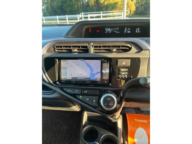 アクア S 中期型/禁煙車/衝突軽減ブレーキ/レーンアシスト/フルセグTV/Bカメラ/オートハイビーム/スマートキー/ETC/タイヤ4本新品/(6枚目)