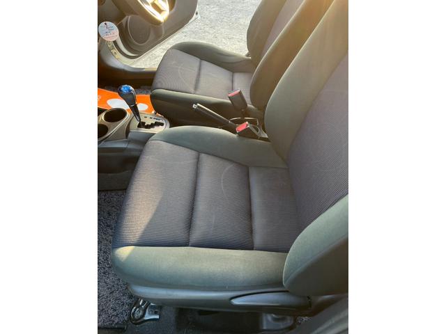 アクア S 中期型/禁煙車/衝突軽減ブレーキ/レーンアシスト/フルセグTV/Bカメラ/オートハイビーム/スマートキー/ETC/タイヤ4本新品/(8枚目)