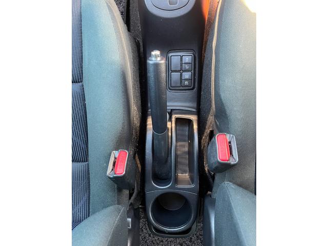 アクア S 中期型/禁煙車/衝突軽減ブレーキ/レーンアシスト/フルセグTV/Bカメラ/オートハイビーム/スマートキー/ETC/タイヤ4本新品/(20枚目)