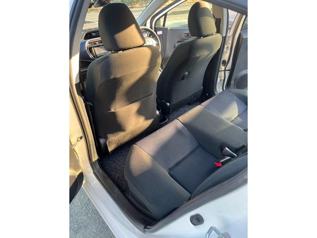 アクア S 中期型/禁煙車/衝突軽減ブレーキ/レーンアシスト/フルセグTV/Bカメラ/オートハイビーム/スマートキー/ETC/タイヤ4本新品/(32枚目)