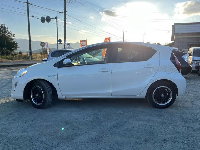 アクア S 中期型/禁煙車/衝突軽減ブレーキ/レーンアシスト/フルセグTV/Bカメラ/オートハイビーム/スマートキー/ETC/タイヤ4本新品/(69枚目)