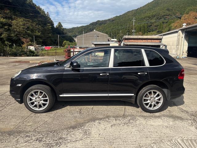 カイエン ベースグレード（5枚目）