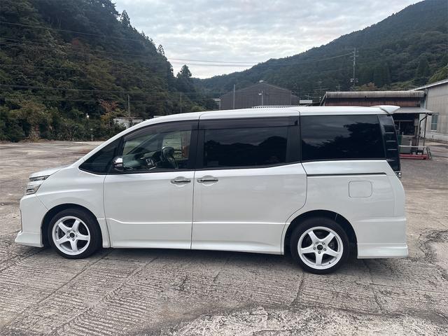 ヴォクシー ＺＳ　煌（5枚目）