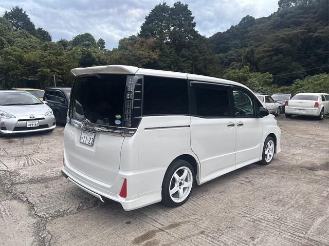 ヴォクシー ＺＳ　煌（8枚目）