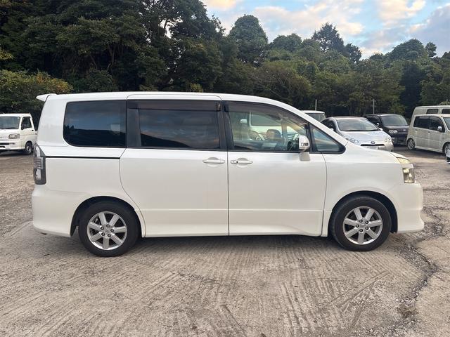 ヴォクシー ＺＳ（4枚目）