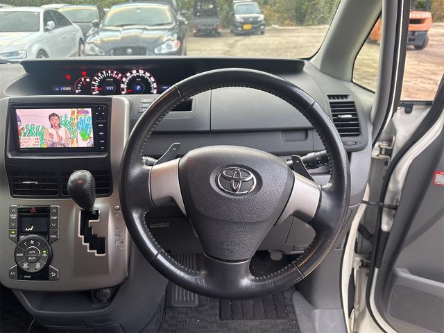 ヴォクシー ＺＳ（17枚目）