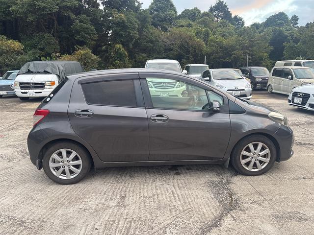 ヴィッツ Ｕ（4枚目）