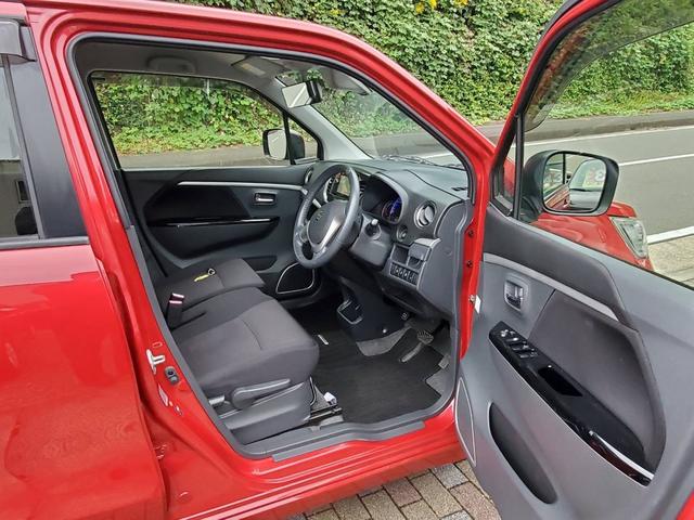 ワゴンＲスティングレー Ｘ　レーダーブレーキサポート装着車　ナビ＆ＴＶ　ＨＩＤヘッドライト　フォグライト　ＣＤ・ＤＶＤ再生　アルミホイール　アイドリングストップ　衝突被害軽減ブレーキ　車検令和９年１月（9枚目）