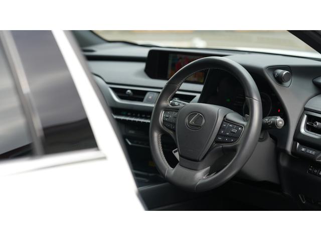 LEXUS UX UX300E VERSION L