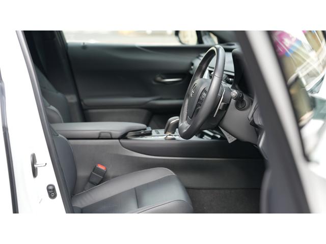 LEXUS UX UX300E VERSION L