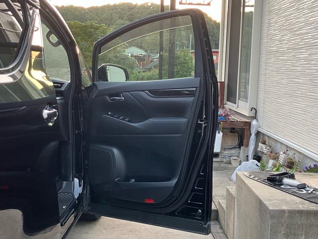 ヴェルファイア ２．５Ｚ　両側電動スライドドア　後席モニタ　Ｂｌｕｅｔｏｏｔｈ接続　バックカメラ　ナビＴＶ　スマートキー　ＥＴＣ　アルミホイール　クリアランスソナー　３列シート　フルフラット　電動格納ドアミラー（10枚目）