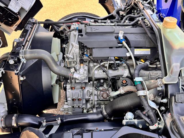 キャンター 　３．４ｔ　クレーン付き　タダノ　４段・フックイン・ラジコン　ワイド　５ＭＴ　後輪ダブル　電動格納ミラー　ＡＢＳ　エアコン　運転席エアバッグ（17枚目）