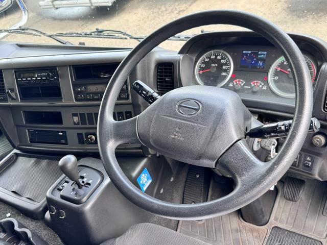 プロフィア 　１２．９ｔ　平ボディ　大型　５方開　床鉄板張り　トラック　ＣＶＴ　後輪ダブル　運転席エアバッグ（2枚目）