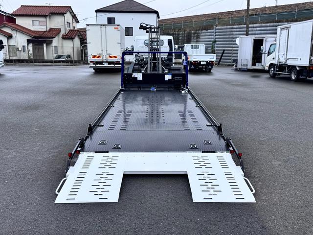 キャンター 　２．９５ｔ　セーフティローダー　極東　フラトップ　ラジコン　自動歩み　トラック　５ＭＴ　後輪ダブル　ＡＢＳ　エアコン　運転席エアバッグ（13枚目）