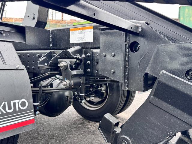 キャンター 　２．９５ｔ　セーフティローダー　極東　フラトップ　ラジコン　自動歩み　トラック　５ＭＴ　後輪ダブル　ＡＢＳ　エアコン　運転席エアバッグ（16枚目）