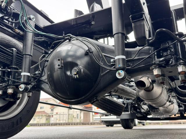 キャンター 　２．９５ｔ　セーフティローダー　極東　フラトップ　ラジコン　自動歩み　トラック　５ＭＴ　後輪ダブル　ＡＢＳ　エアコン　運転席エアバッグ（19枚目）