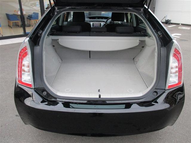 プリウス Ｓ　フルセグ地デジ　インテリキー　デュアルエアバック　エアＢ　イモビライザー　ＤＶＤ再生可能　ナビＴＶ　ＡＵＴＯエアコン　横スベリ防止　アルミホイール　ＥＴＣ装備　ＡＢＳ　サイドエアバッグ　リモコンキー（7枚目）