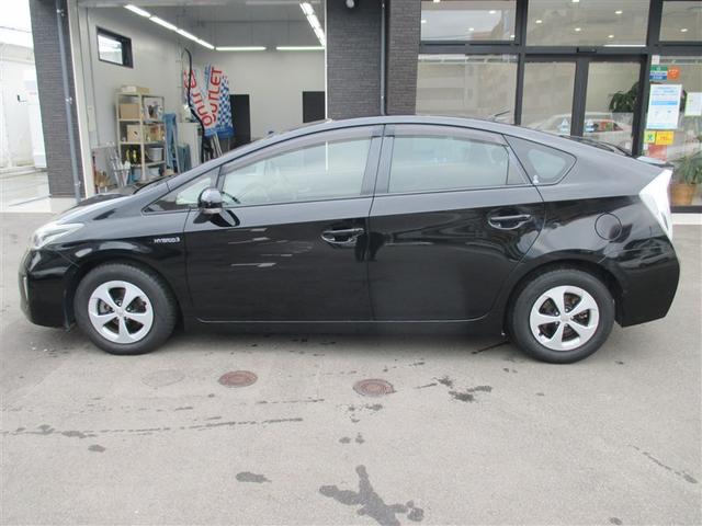 プリウス Ｓ　Ｂモニタ－　フルセグ地デジ　インテリキー　デュアルエアバック　エアＢ　ナビＴＶ　ＡＵＴＯエアコン　アルミホイール　ＥＴＣ装備　ＡＢＳ　サイドエアバッグ　パワーステアリング　パワーウィンドウ　取説記録（4枚目）