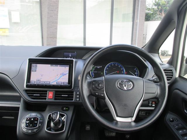 ヴォクシー ハイブリッドX AC キーレスエントリー ナビ・TV DVD リアオートエアコン 両側自動ドア LEDヘッドライト バックモニター 三列シート 盗難防止 スマートキー アルミホイール ETC車載器 横滑り防止 PS(9枚目)