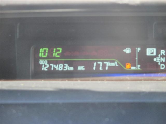 プリウスα Ｓ　スマキ－　ＤＶＤ視聴可　整備点検記録簿　リモコンキー　横滑り防止装置付き　ＰＷ　Ｂカメラ　ナビ・ＴＶ　サイドエアＢ　ＥＴＣ車載器　ＡＢＳ付き　アルミホイール　パワーステアリング　運転席エアバッグ　ＡＣ（11枚目）