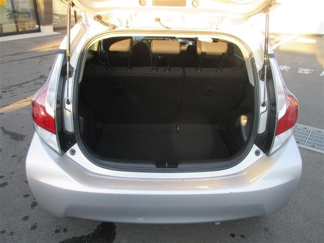 アクア Ｓ　フルフラットシート　キーレスエントリ　ワンオーナー車　オートエアコン　デュアルエアバック　ＥＳＣ　パワーウィンドウ　ＥＴＣ　ＳＲＳ　パワーステアリング　ＡＢＳ　記録簿付（7枚目）