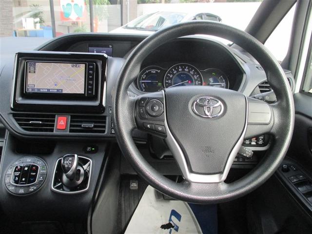 ノア ハイブリッドＸ　ＴＳＳ　両側電動ドア　Ｂカメラ　１オーナー　ＤＶＤ再生可　横滑り防止　エアバック　オートエアコン　リアクーラー　パワーウィンドウ　メモリ－ナビ　ＡＷ　ＬＥＤヘッド　クルコン　キーフリー　Ｄレコ　ＡＵＸ（10枚目）