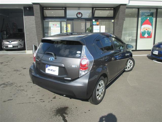 アクア Ｓ　スマートキープッシュスタート　キーレスエントリ　フルセグ地デジ　イモビ　ナビ＆ＴＶ　オートエアコン　デュアルエアバック　ＥＳＣ　パワーウィンドウ　ＤＶＤ再生可能　ＳＲＳ　パワーステアリング　ＡＢＳ（6枚目）