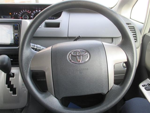 ヴォクシー Ｚ　パワーウインドウ　アルミホイル　パワーステアリング　ＥＴＣ付き　ＡＵＴＯエアコン　ＡＢＳ　三列シート　ＴＶナビ　盗難防止装置　メモリーナビ　記録簿　キーレスエントリ　スマートキープッシュスタート（10枚目）