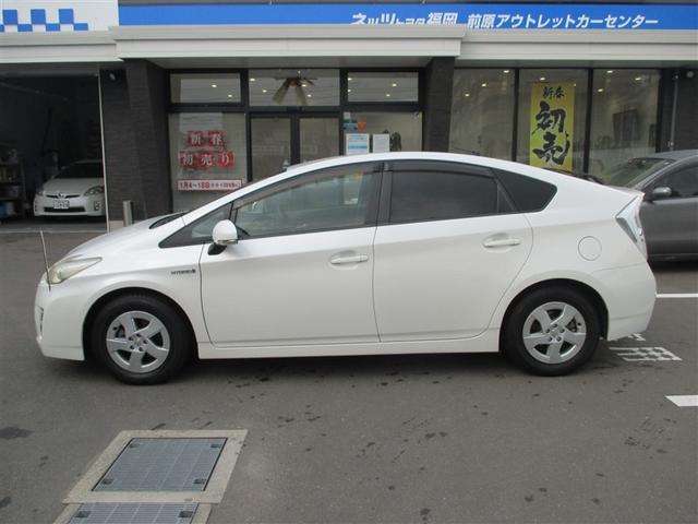 プリウス Ｓ　Ｂモニタ－　フルセグ地デジ　インテリキー　デュアルエアバック　エアＢ　イモビライザー　ＤＶＤ再生可能　ナビＴＶ　ＡＵＴＯエアコン　横スベリ防止　アルミホイール　ＥＴＣ装備　ＡＢＳ　サイドエアバッグ（3枚目）