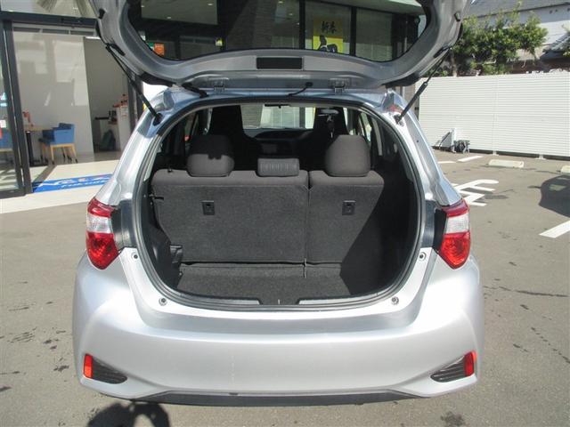 ヴィッツ ハイブリッドＦ　横滑り防止機能　盗難防止装置　フルセグＴＶ　バックモニター　ドライブレコーダー　スマートキー　キーレス　記録簿　パワーステアリング　エアコン　パワーウィンドウ　ＡＢＳ　デュアルエアバッグ　メモリーナビ（6枚目）