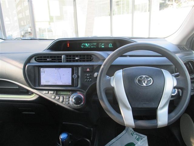 アクア S キーレススタート 両席エアバッグ スマートキーシステム バックモニタ ATエアコン VSC 地デジテレビ 運転席エアバッグ パワーウインドー パワステ ABS メモリ-ナビ DVDプレーヤー(7枚目)