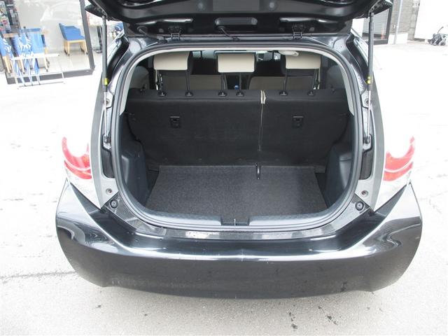 アクア Ｓ　リヤカメラ　整備点検記録簿　ＴＶ＆ナビ　助手席エアバッグ　キーレス付き　エアコン　地デジフルセグＴＶ　ＶＳＡ　ＥＴＣ　パワーウインドー　運転席エアバッグ　ＡＢＳ　ＨＤＤナビゲーション　パワステ（6枚目）