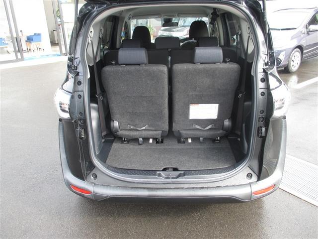 シエンタ Ｇ　両側パワ－スライドドア　点検記録簿　スマートキー＆プッシュスタート　アイドリングストップ車　ＤＶＤ再生可　ウォークスルー　横滑り防止システム　ＷエアＢ　メモリーナビゲーション　盗難防止システム　ＡＢＳ（7枚目）