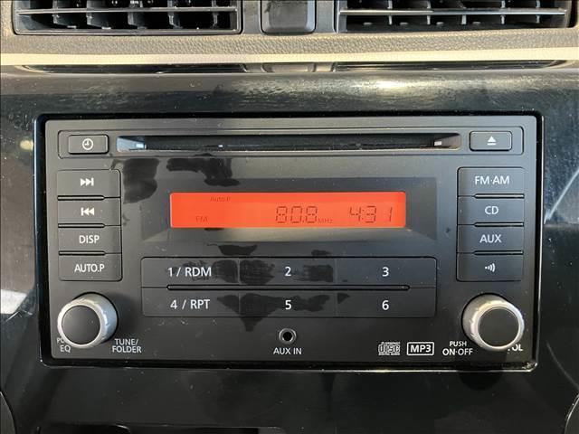 デイズ 　純正オーディオ／ＦＭ，ＡＭ、ＣＤ／電動ミラー／ヘッドライトレベライザー／フロアマット／ハロゲンヘッドライト／ＥＴＣ／キーレスエントリー／サンバイザー／ドアバイザー／エアコン／パワーステアリング（5枚目）