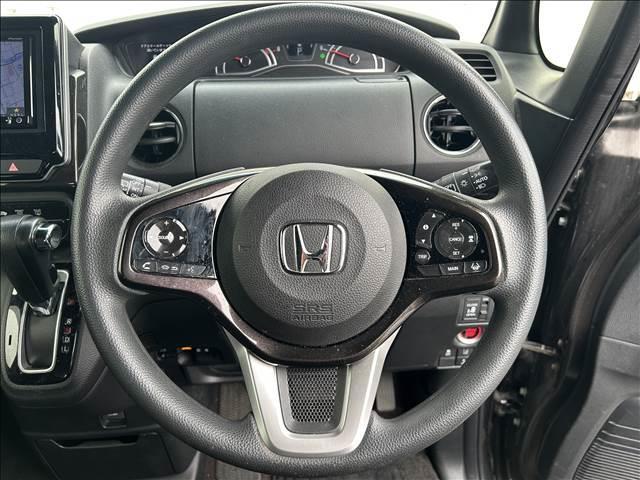 Ｎ－ＢＯＸカスタム カスタムＧ・Ｌ　Ｈｏｎｄａ　ＳＥＮＳＩＮＧ　ナビゲーション／バックカメラ／ＥＴＣ／オートクルーズコントロール／片側電動スライドドア／衝突軽減システム／ＬＥＤヘッドライト／レーンアシスト／スマートキー／フロントフォグランプ／ステアリングスイッチ（12枚目）