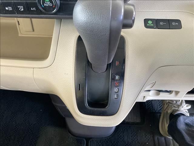 Ｎ－ＢＯＸ Ｇ　Ｈｏｎｄａ　ＳＥＮＳＩＮＧ　ナビゲーション／ＥＴＣ／ドライブレコーダー／バックカメラ／アダプティブクルーズコントロール／レーンキープアシスト／ＬＥＤヘッドライト／オートライト／オートエアコン／衝突被害軽減システム（17枚目）