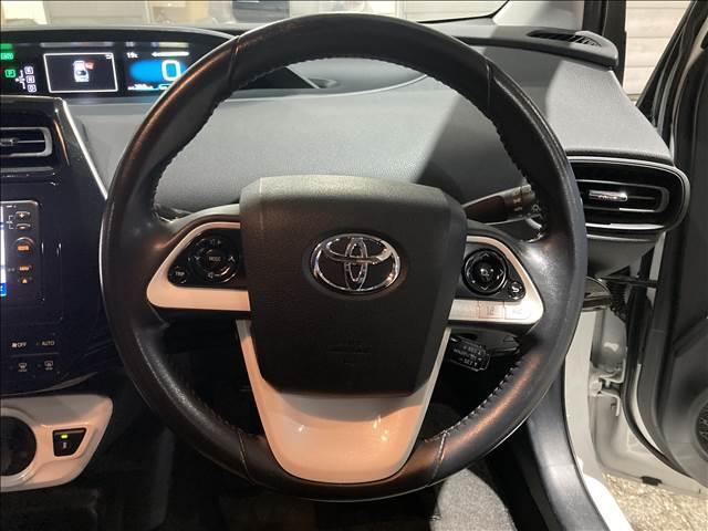 プリウス Ｓ　ナビゲーション／ＥＴＣ／バックカメラ／ドライブレコーダー／クルーズコントロール／ＬＥＤヘッドライト／オートライト／オートエアコン／スマートキー／オートマチックハイビーム／レーンキープアシスト（9枚目）