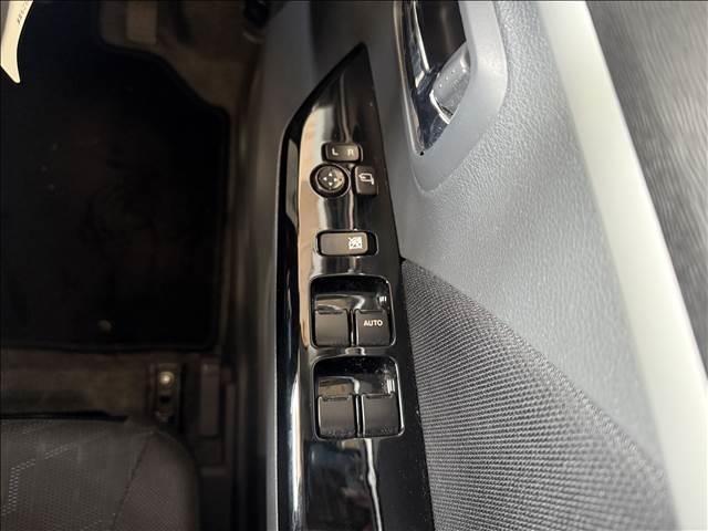 ☆内外装クリーニング☆車の隅々まで徹底的にクリーニングを行っておりますので内外装ともに綺麗な状態でご納車いたします！